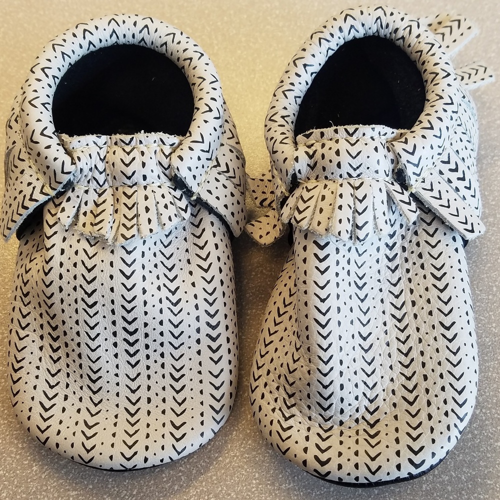 Unisex Freshly Picked Aztec Size 6 Moccs EUC/ NWOT
